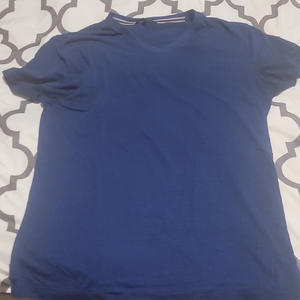 RW&CO Navy Blue V-Neck Shirt Size M